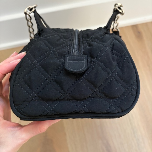 Vera Bradley Black Quilted Shoulder Bag Silver Chain Straps Zip Top - Picture 3 of 7